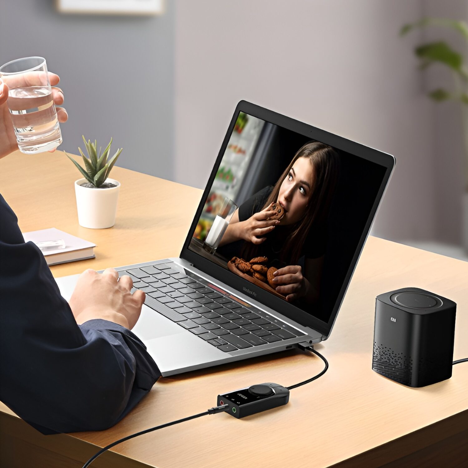 UGREEN CM129-40964 USB-A to 3.5mm External Stereo Sound Adapter - Black - Image 3