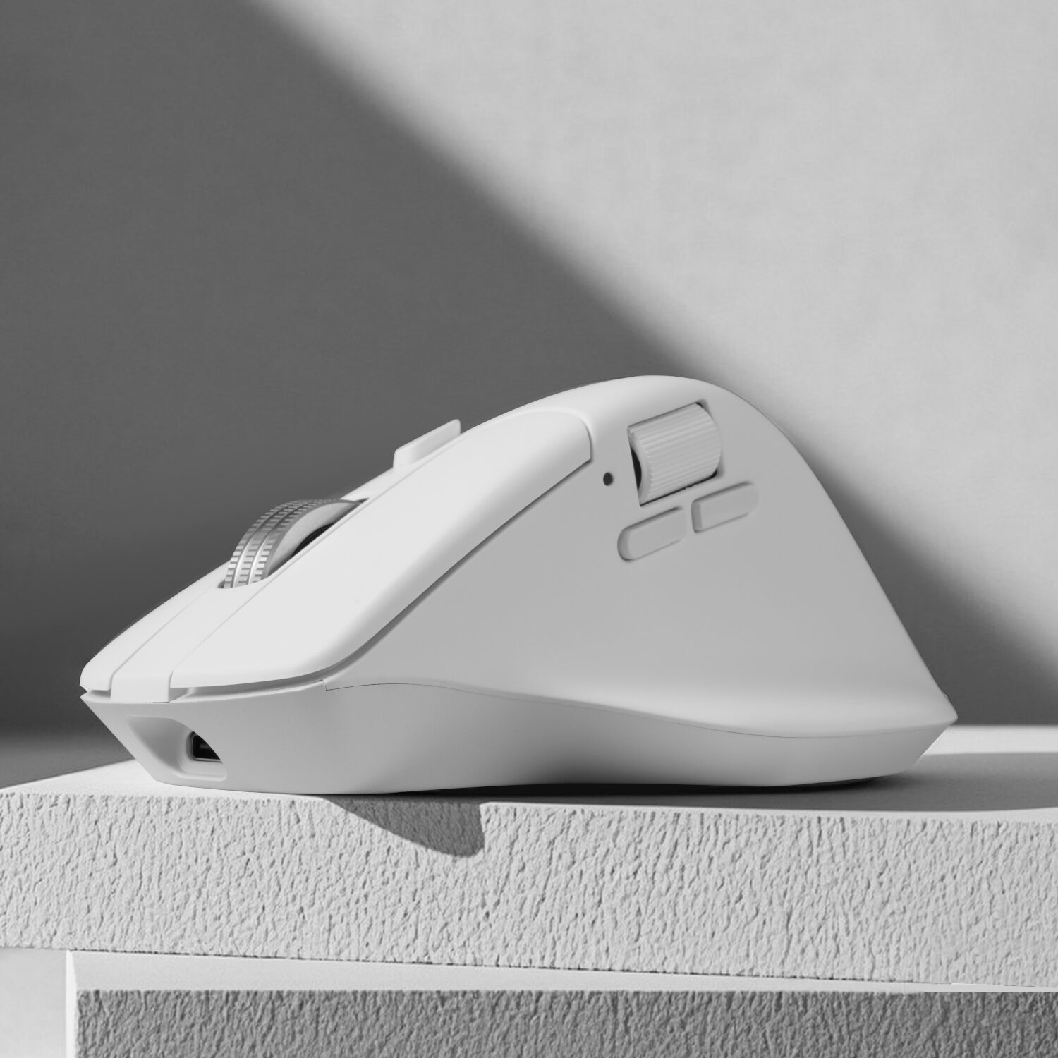 Keychron M6SB72 1K Wireless Mouse (BT/2.4GHz/Wired) with Huano silent Micro switch and premium wheel - White - Image 3