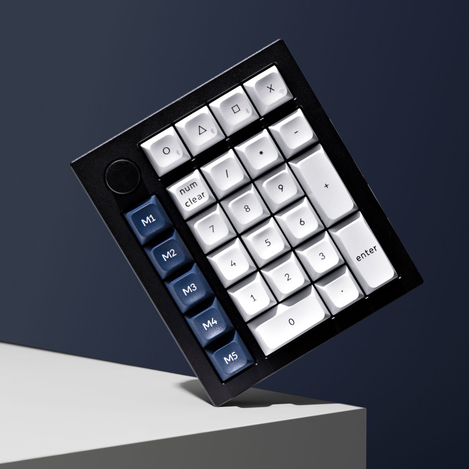 Keychron Q0 Max QMK Gateron Jupiter Red RGB Wireless Custom Number Pad Carbon Black - Image 2