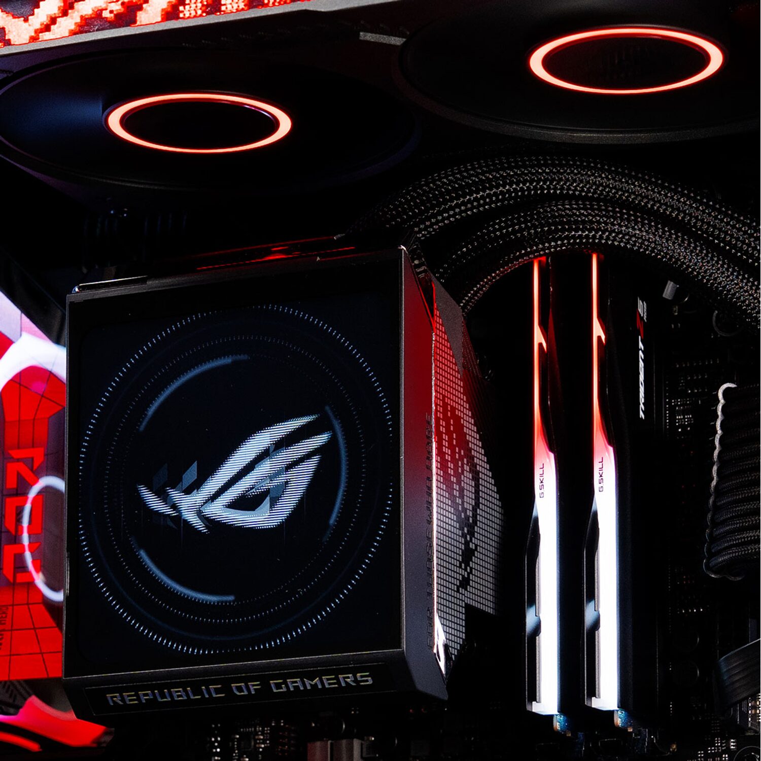 ASUS ROG Strix SLC IV 360 ARGB LCD Liquid CPU Cooler - Black - Image 3